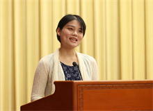 李春華（李琸）：從一個(gè)人的戈壁走向文學(xué)的綠洲　　至今我不敢稱自己為作家，對我而言，這是一個(gè)非常神圣的字眼……[詳細(xì)]