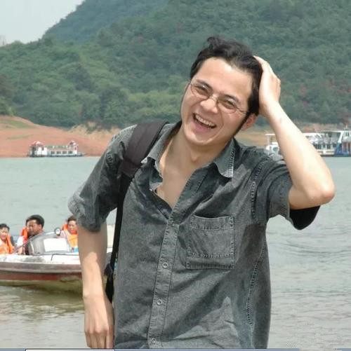 報(bào)告文學(xué)獎(jiǎng)獲得者 姚瑤(侗族)