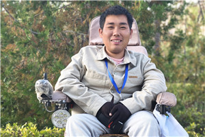 散文獎：《青白石階》 作者： 柳客行（回族）         獲獎感言在這里我首先要感謝駿馬獎評委對我的鼓勵和肯定。我覺得這份榮譽不僅僅屬于我個人，更屬于我的文學之路上給予我親切關懷和無私幫助的人們。是這些溫暖讓我真誠地愛著這個世界，讓我堅信文學的力量，以羸弱的身體守望文學理想。感謝在場的每一位領導和來賓，能夠聆聽一個無力舉起話筒的作者……