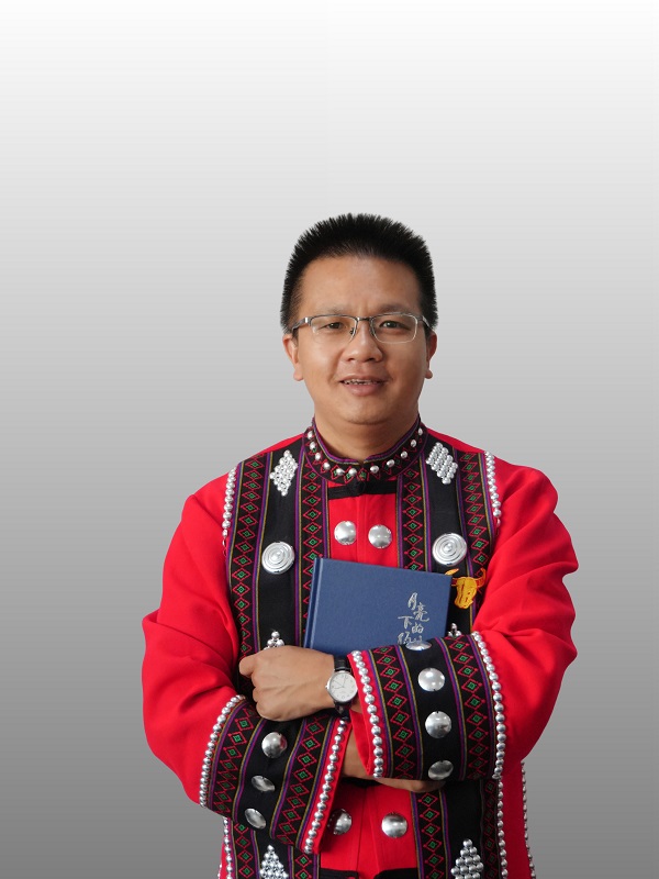 第十三屆全國少數(shù)民族文學創(chuàng)作駿馬獎散文獎獲得者