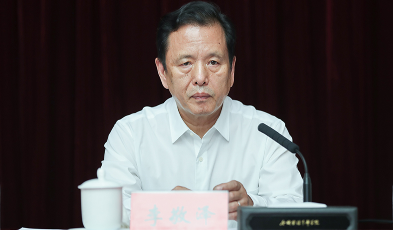 7月20日，評委會主任李敬澤主第一次全體會議