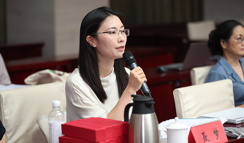 7月31日，總計票人向大會報告選票回收情況和選票審核情況