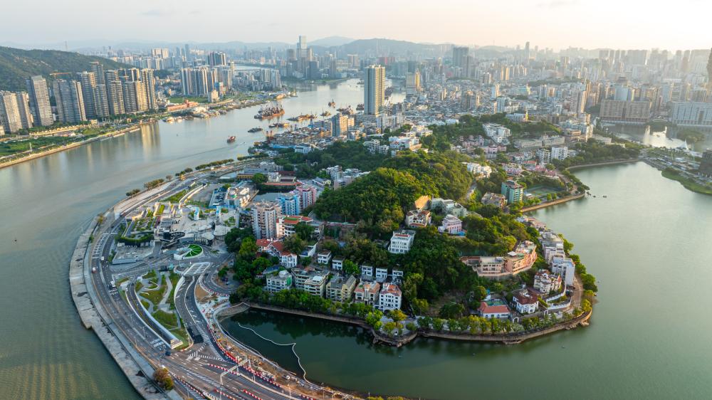 這是8月8日拍攝的澳門(mén)半島景色（無(wú)人機(jī)照片）。新華社發(fā)（張金加攝）