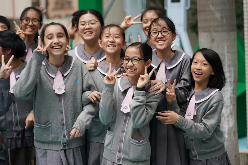 2019年12月19日，習(xí)近平總書(shū)記視察澳門(mén)濠江中學(xué)附屬英才學(xué)校。圖為當(dāng)日拍攝的濠江中學(xué)附屬英才學(xué)校學(xué)生。 新華社記者 王申/攝