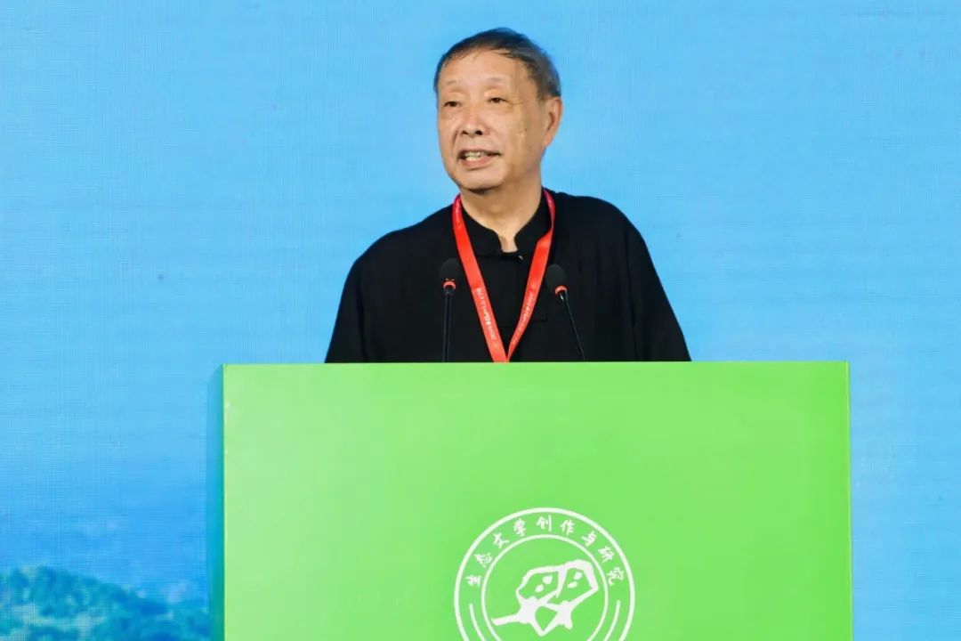 韓少功在2024年五指山生態(tài)文學(xué)周活動(dòng)現(xiàn)場(chǎng)