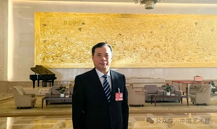 全國政協(xié)委員、中國作協(xié)主席團委員滕貞甫