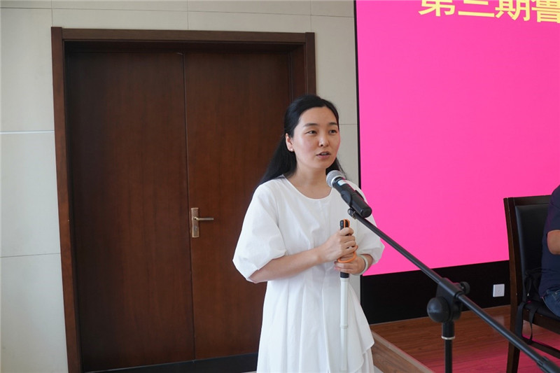 學員代表張苑發(fā)言