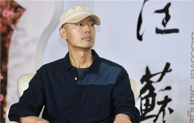 獨(dú)家訪談 | 黃梵：短篇小說(shuō)的快感本質(zhì)是對(duì)多巴胺的利用