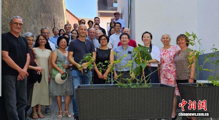 圖為活動參與者大合影。Rico Kaufmann 攝