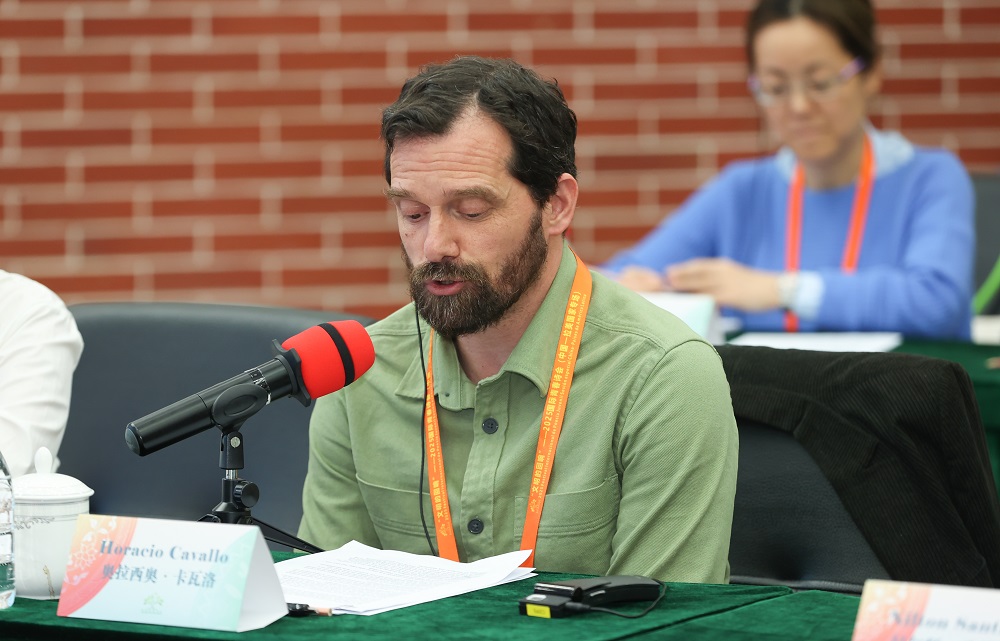 烏拉圭詩(shī)人奧拉西奧·卡瓦洛