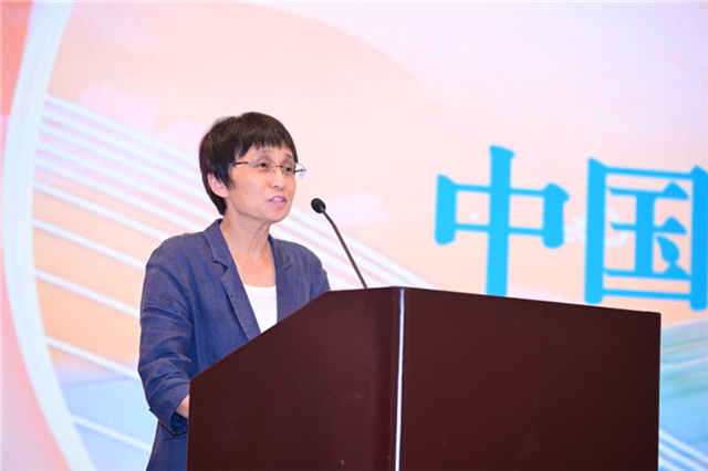 宋向偉宣讀中國作協(xié)關(guān)于成立新時代文學研究中心（廈門大學）的批復(fù)