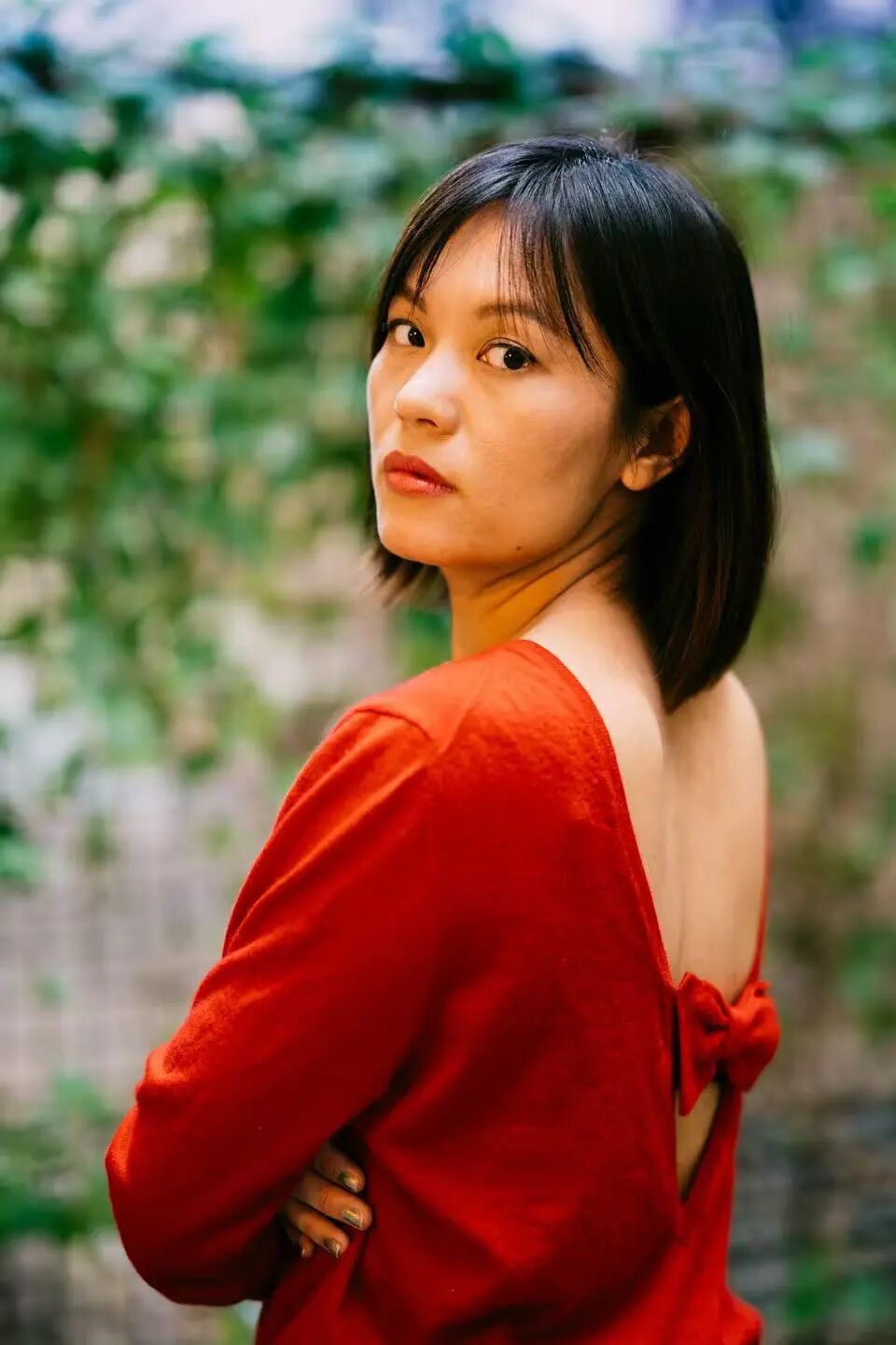 春樹，80后作家、詩人。出生于山東，在北京度過少年及青春期。2015年搬到柏林暫居。已出版長篇小說《北京娃娃》《乳牙》等六部，另有個(gè)人詩集兩部及散文集若干。其小說已在二十幾個(gè)國家翻譯出版。