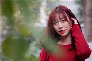 童話：獲獎作品《白夜夢想家》作者：諾亞         獲獎感言我們常說，在今天仍然堅持寫作，是一件不容易的事情，但它對于我來說是唯一的選項。我的兒童文學(xué)寫作不僅是為了孩子，也是為了兒時的自己。人是需要說很多話的，而沉默的孩子選擇閉上嘴……