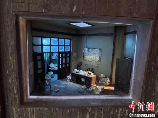 新創(chuàng)舞臺劇《輔德里》的劇場模型。　童笑雨 攝